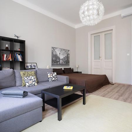 Bpr Castle Hill Apartment With Garden Budapest Eksteriør billede